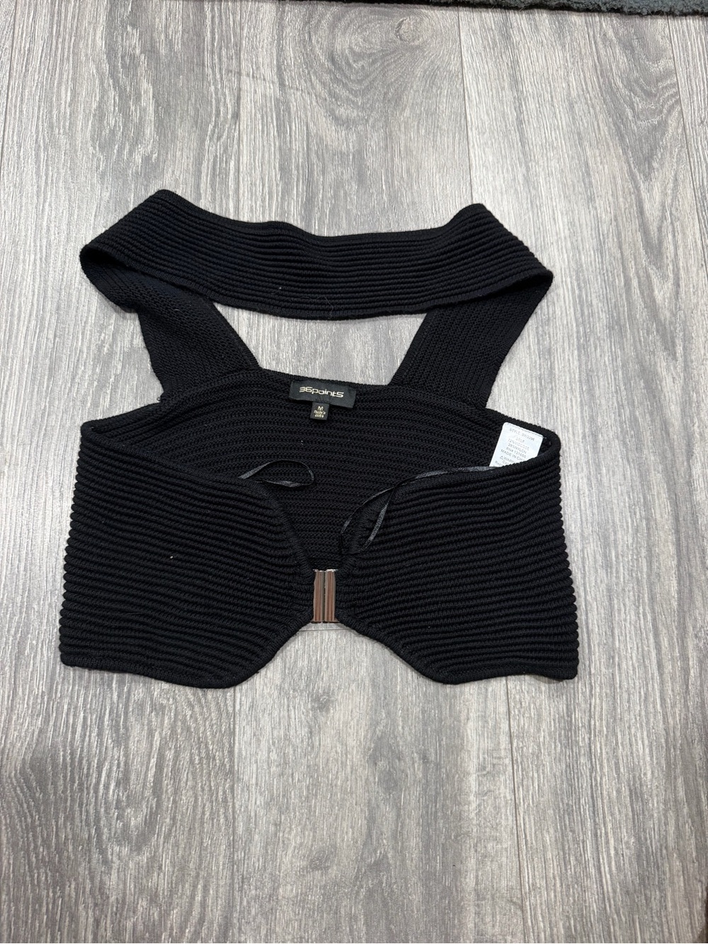 Spense Black Ribbed Front-Clasp Crop Top